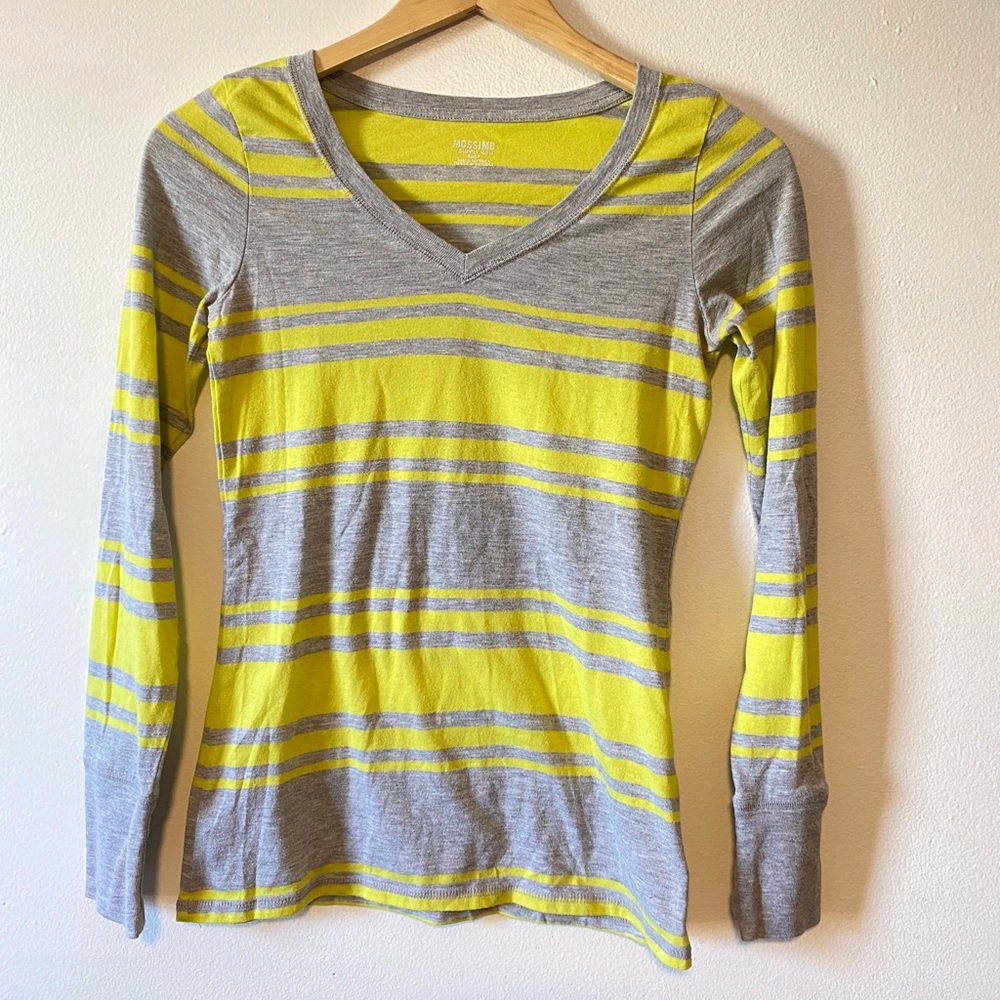 Gray and yellow stripe tee
